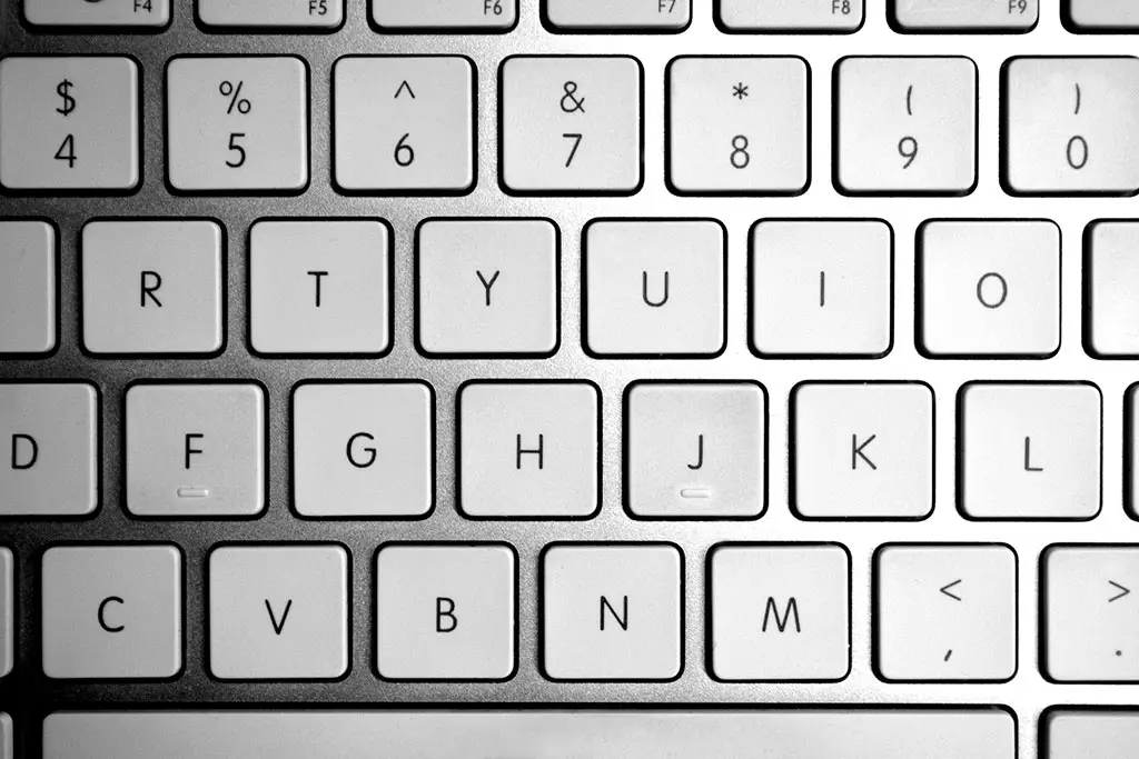 Come posso generare una password random con JavaScript?