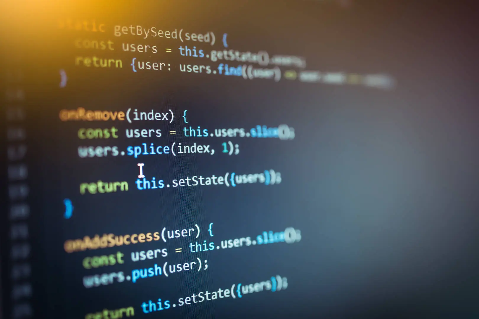 JavaScript: aggiornare un array di oggetti